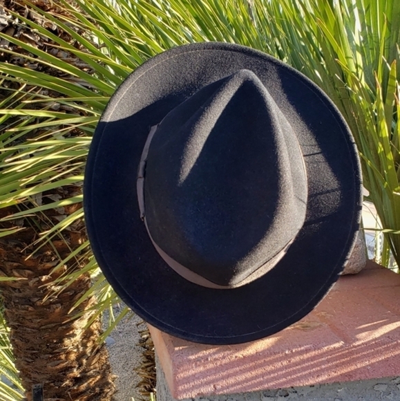 Bailey Curtis - Bailey‎ Fedor - Picture 5 of 10